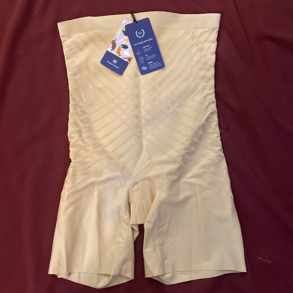 Honeylove Silhouette shape-wear short
Rated as Strong Support